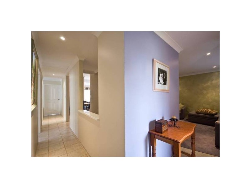 13 Derwent Crescent, Success WA 6164