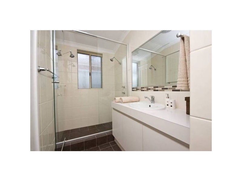 13 Derwent Crescent, Success WA 6164