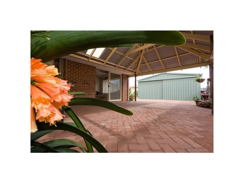 13 Derwent Crescent, Success WA 6164