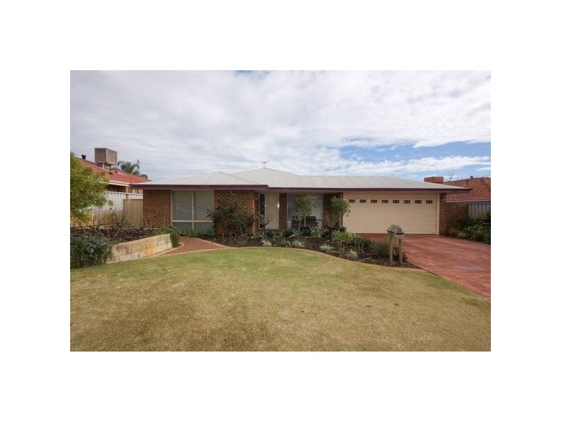 13 Derwent Crescent, Success WA 6164