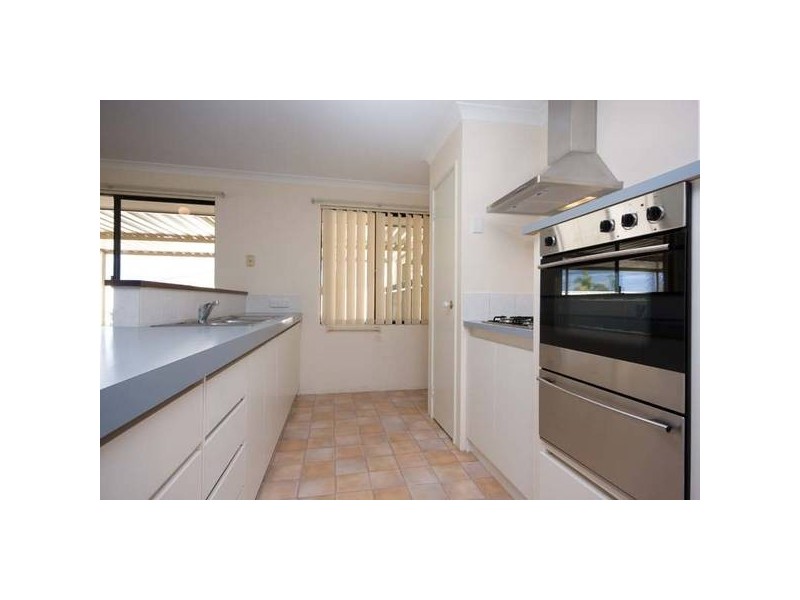 10 Breaden Pass, Success WA 6164