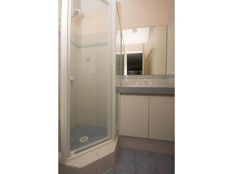 10 Breaden Pass, Success WA 6164