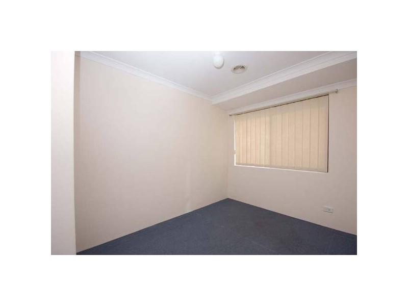 10 Breaden Pass, Success WA 6164