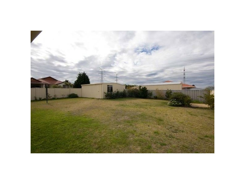 10 Breaden Pass, Success WA 6164