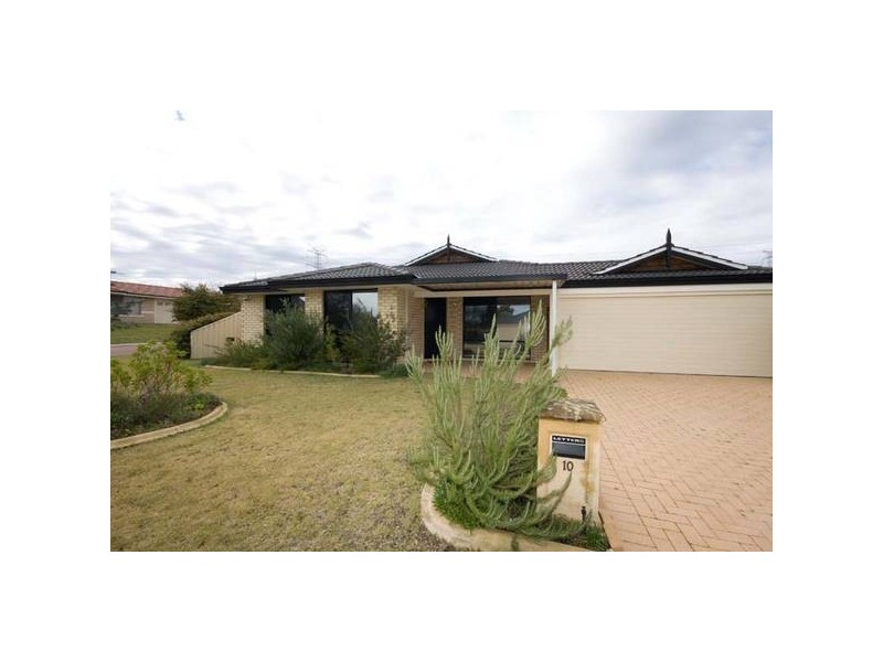 10 Breaden Pass, Success WA 6164