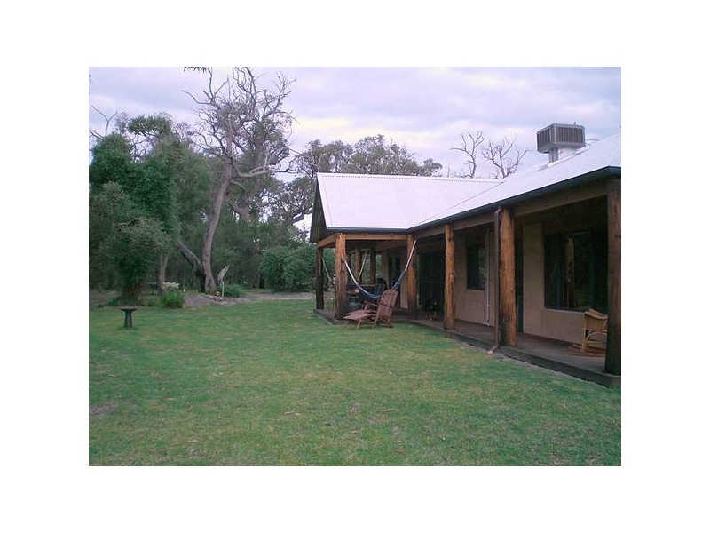 140 OLD DAIRY COURT, Oakford WA 6121