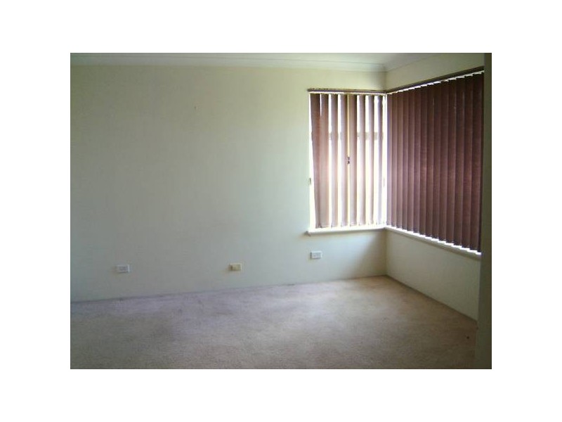 10 Catalpa Crescent, South Lake WA 6164