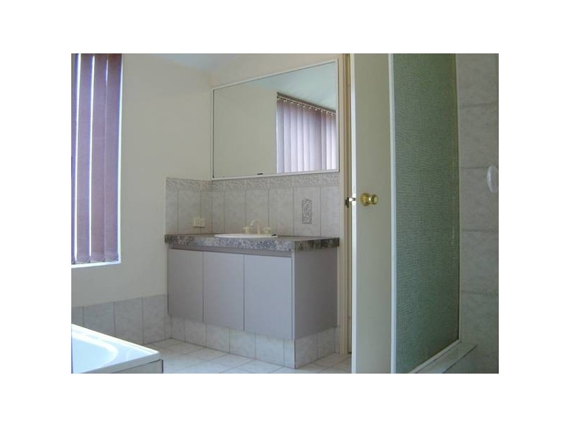 10 Catalpa Crescent, South Lake WA 6164