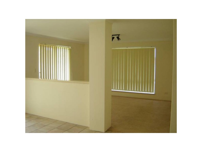 10 Catalpa Crescent, South Lake WA 6164