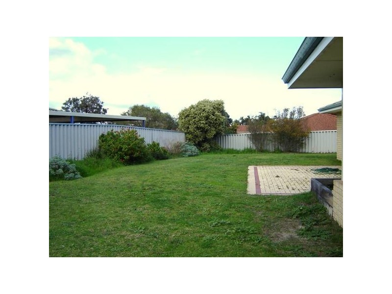 10 Catalpa Crescent, South Lake WA 6164