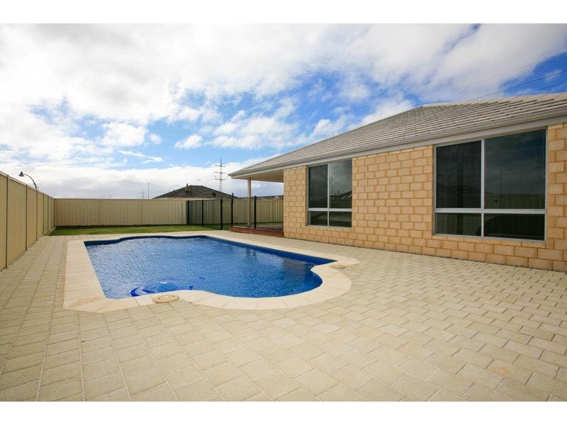 60 Birchley Road, Beeliar WA 6164