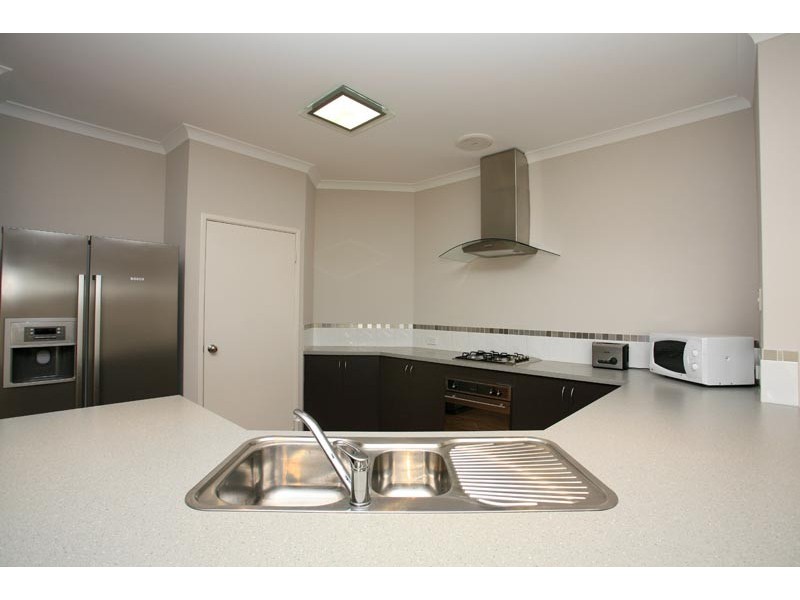 60 Birchley Road, Beeliar WA 6164