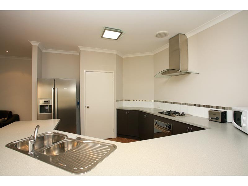 60 Birchley Road, Beeliar WA 6164