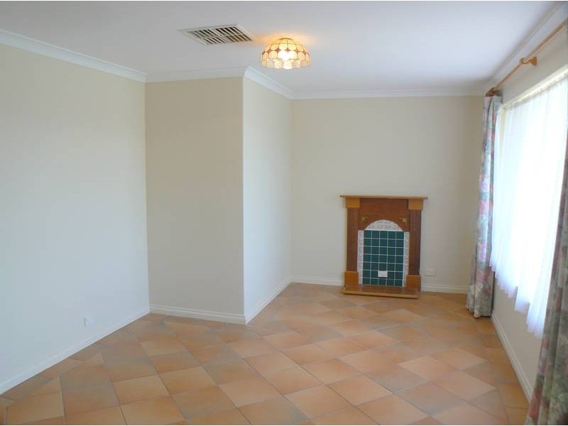 28 Conigrave Road, Yangebup WA 6164