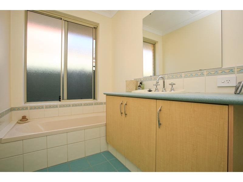 218 Tapper Road, Atwell WA 6164