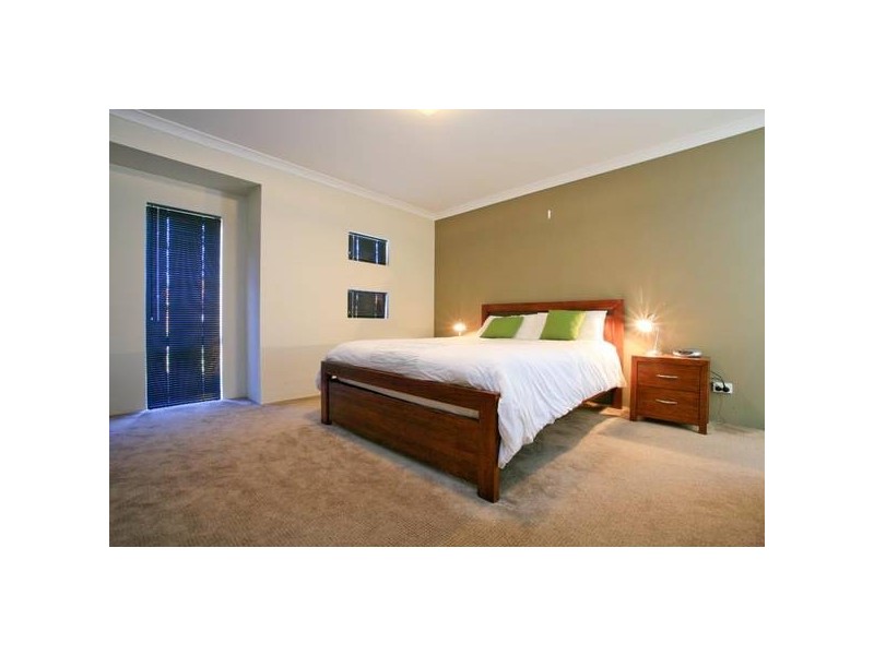 5 Mosman Loop, Success WA 6164