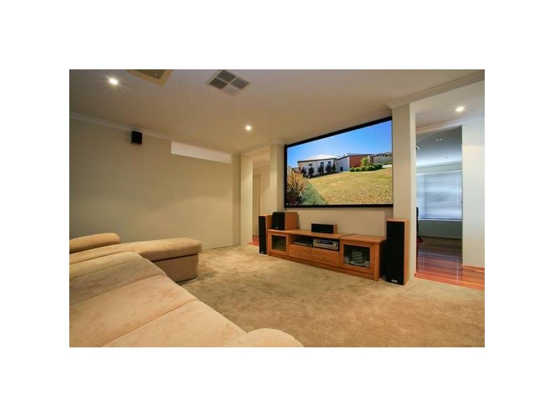 5 Mosman Loop, Success WA 6164