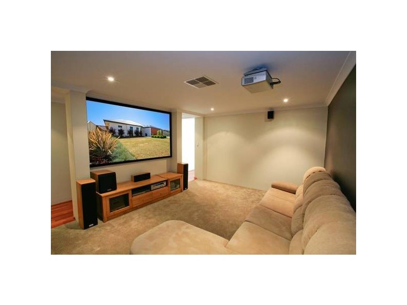 5 Mosman Loop, Success WA 6164