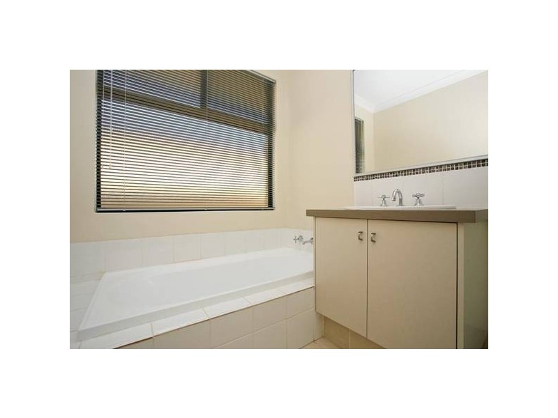 5 Mosman Loop, Success WA 6164
