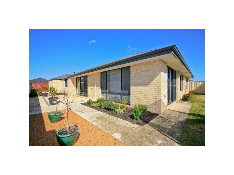 5 Mosman Loop, Success WA 6164