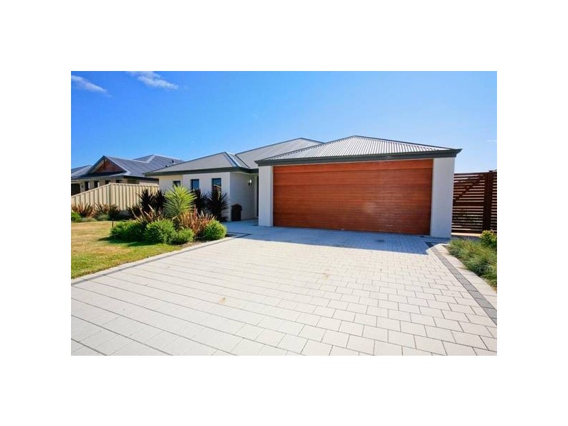 5 Mosman Loop, Success WA 6164