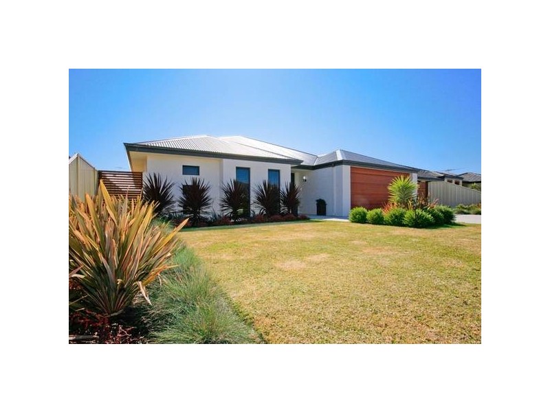 5 Mosman Loop, Success WA 6164