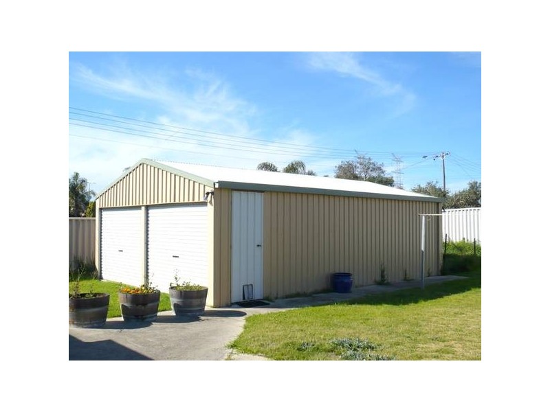 27 Labyrinth Way, South Lake WA 6164