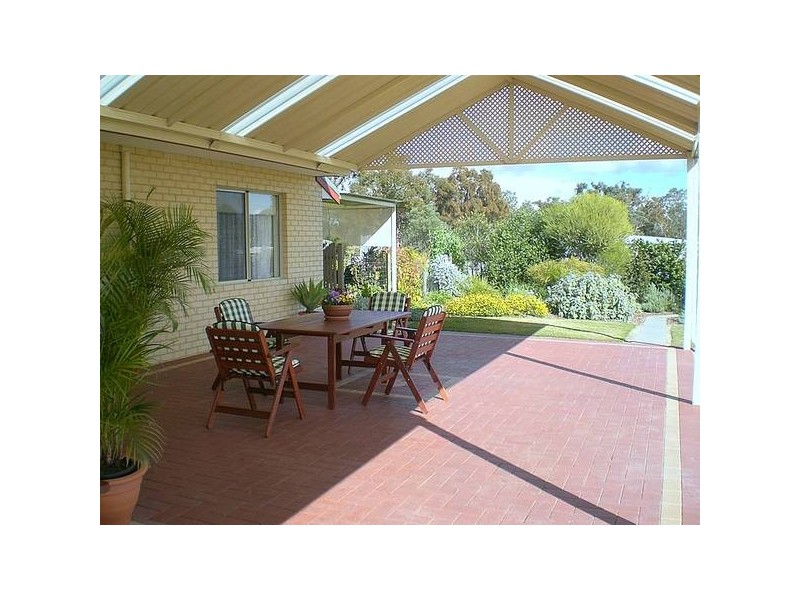 32 Scovell Crescent, Wandi WA 6167