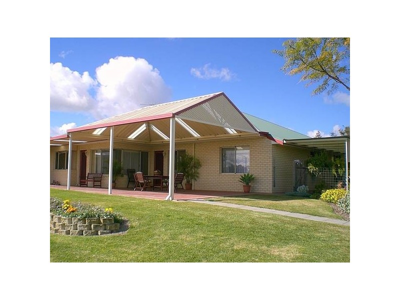 32 Scovell Crescent, Wandi WA 6167