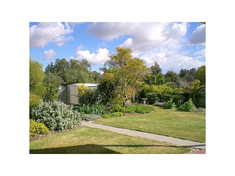 32 Scovell Crescent, Wandi WA 6167