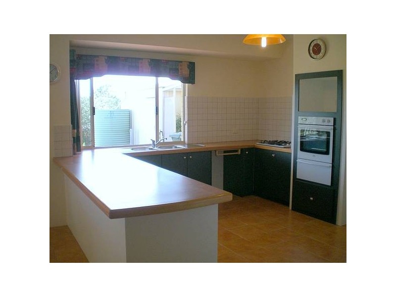 32 Scovell Crescent, Wandi WA 6167