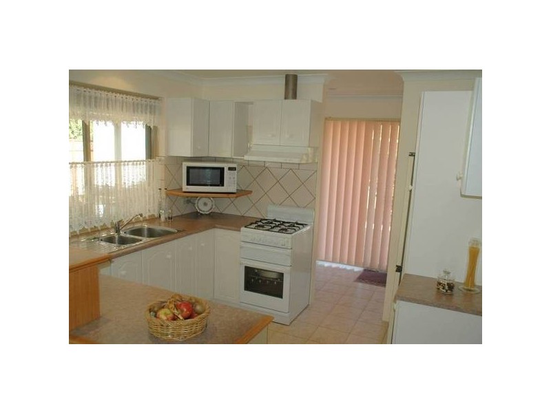 10 Larkspur Cross, Yangebup WA 6164