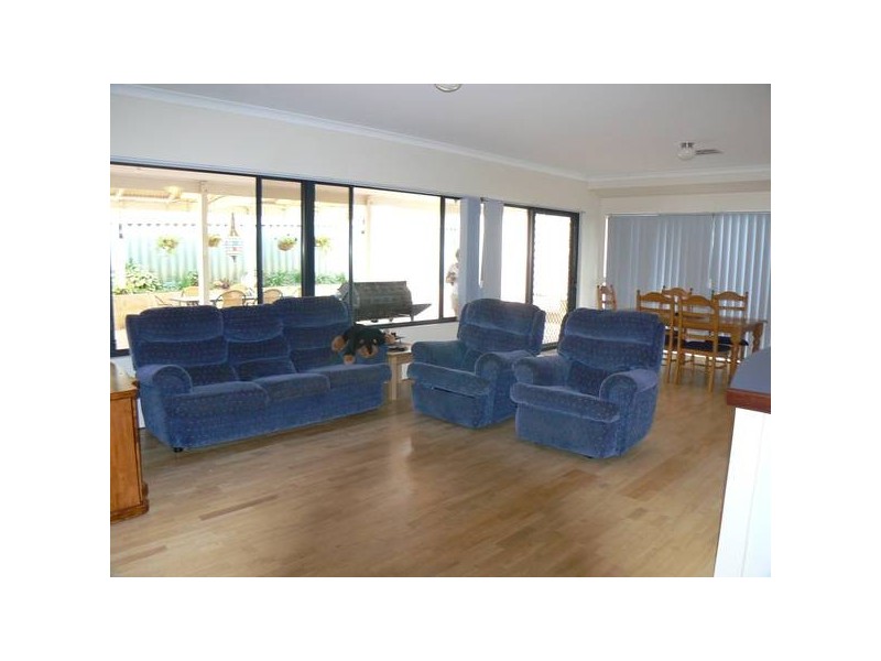 32 Waylen Square, Beeliar WA 6164