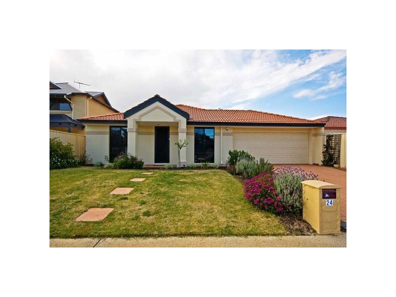 24 Roper Boulevard, Hammond Park WA 6164