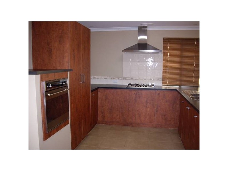 2 Covington Loop, Success WA 6164