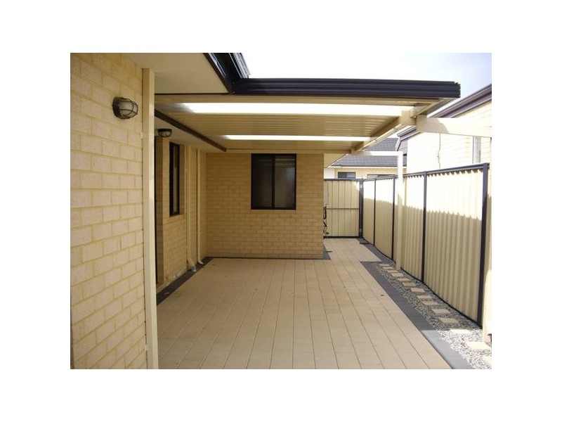 2 Covington Loop, Success WA 6164