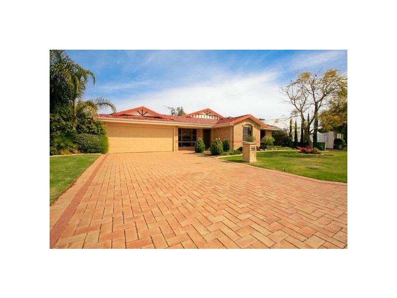 12 St Claire Gardens, Atwell WA 6164