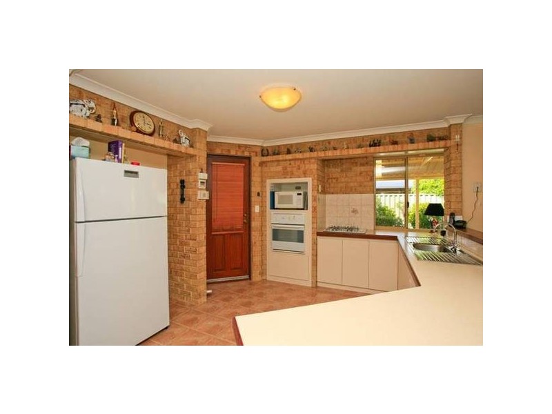 12 St Claire Gardens, Atwell WA 6164