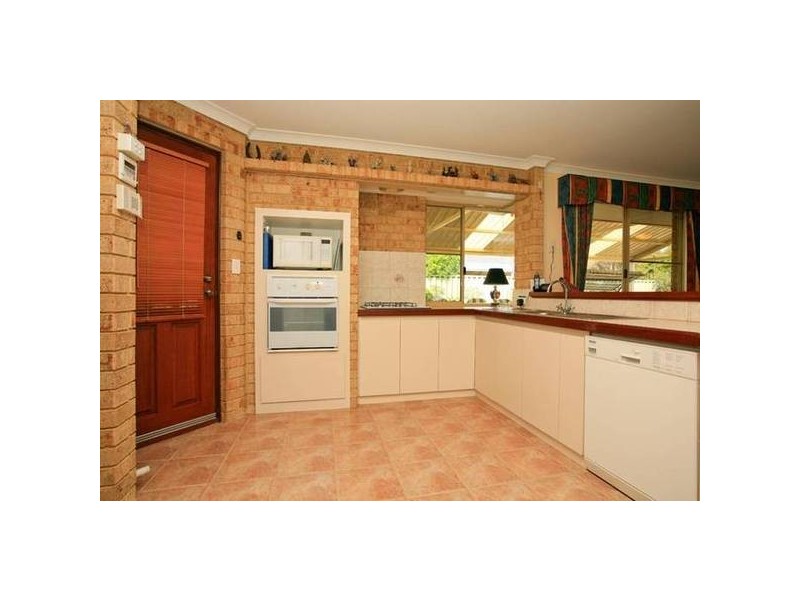 12 St Claire Gardens, Atwell WA 6164