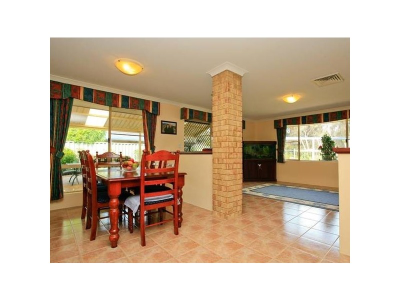 12 St Claire Gardens, Atwell WA 6164