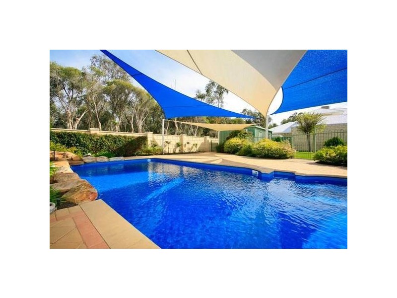 12 St Claire Gardens, Atwell WA 6164