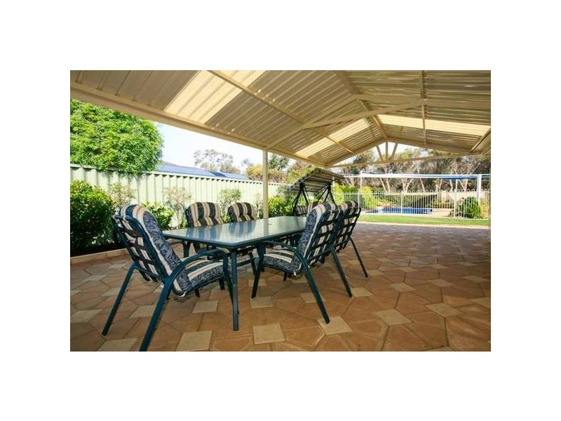 12 St Claire Gardens, Atwell WA 6164