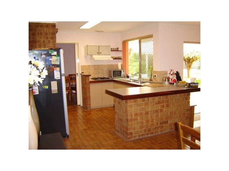 14 Orchard Road, South Lake WA 6164