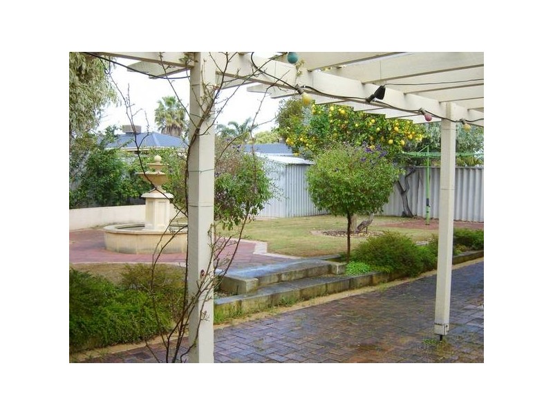 14 Orchard Road, South Lake WA 6164