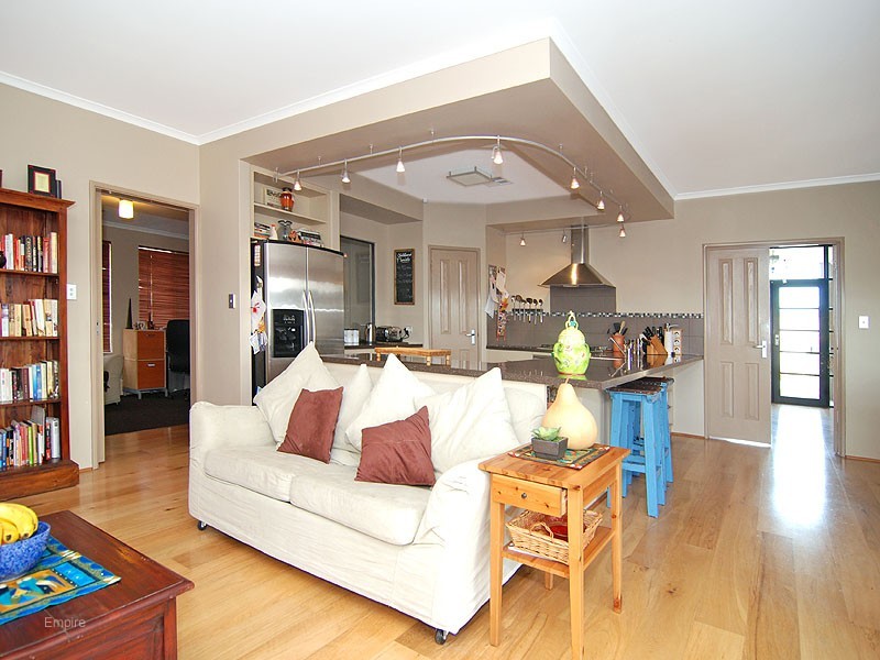 17 Jouissance Bend, Atwell WA 6164
