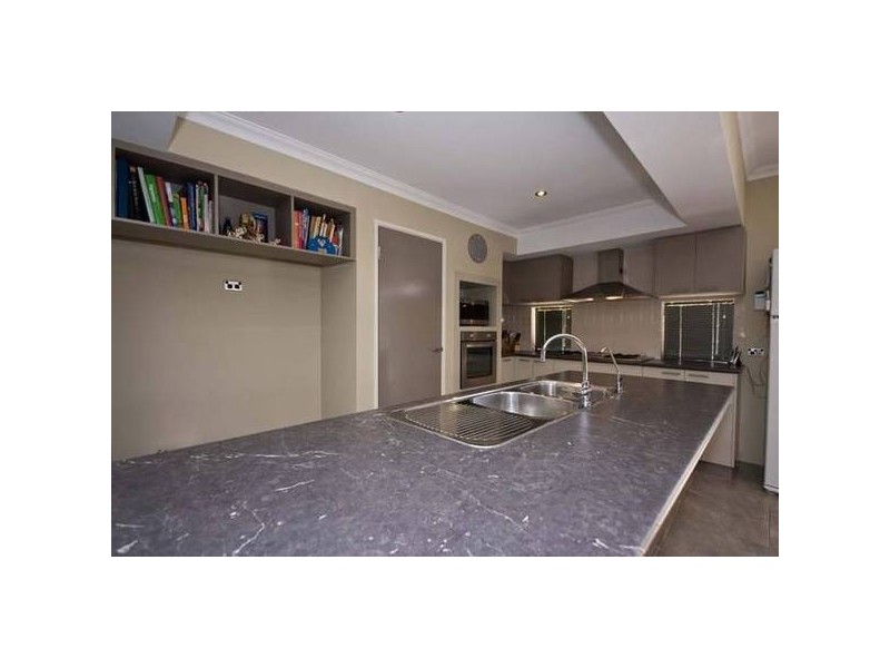 25 Murrumbidgee Drive, Hammond Park WA 6164