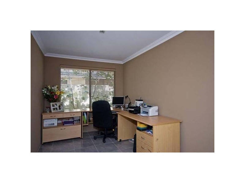 25 Murrumbidgee Drive, Hammond Park WA 6164