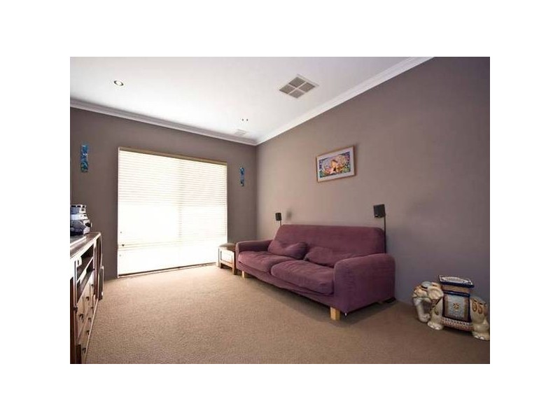 25 Murrumbidgee Drive, Hammond Park WA 6164