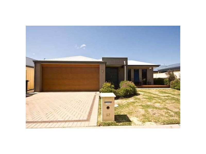 25 Murrumbidgee Drive, Hammond Park WA 6164