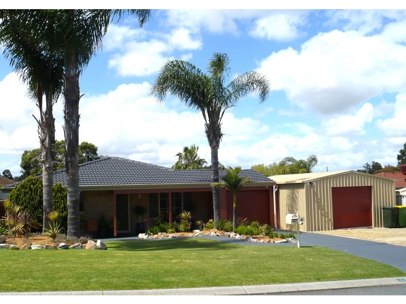 4 Pond Place, South Lake WA 6164